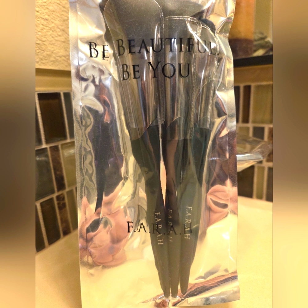 Be BEAUtiful Makeup midnight brush Pro Trio
